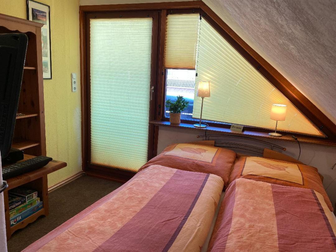 Gemuetliches Zimmer Zentral In Der Lueneburger Heide 슈네베르딘겐 외부 사진